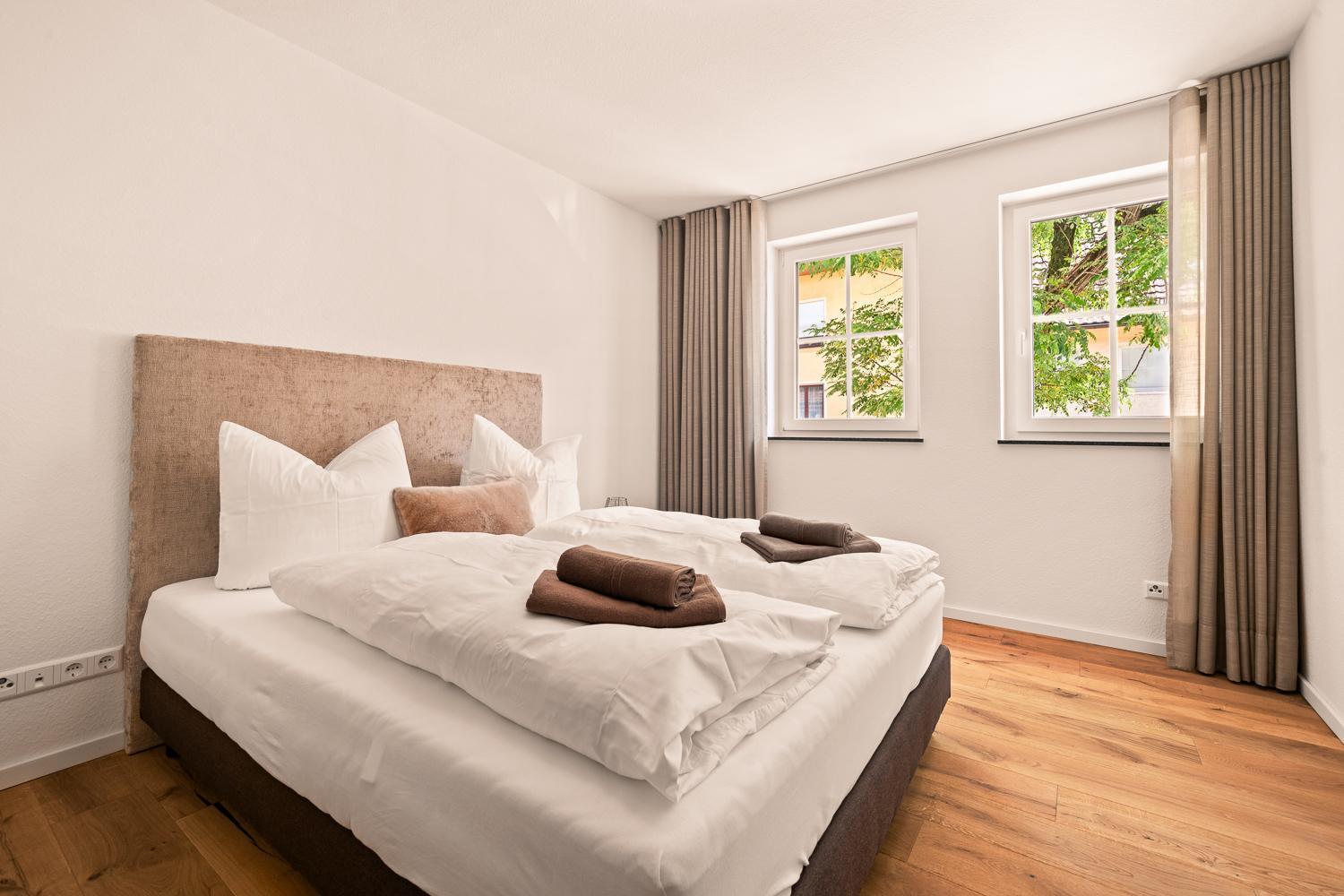 Apartment Golden Poodle Luxusappartment Am Neuen Schloss Tettang *
